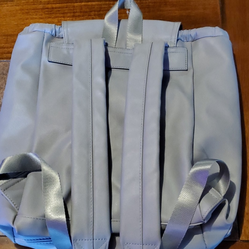Gray drawstring back pack - Picture 2 of 4